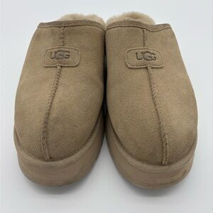 UGG women’s platform Brown Slip-On Loafers